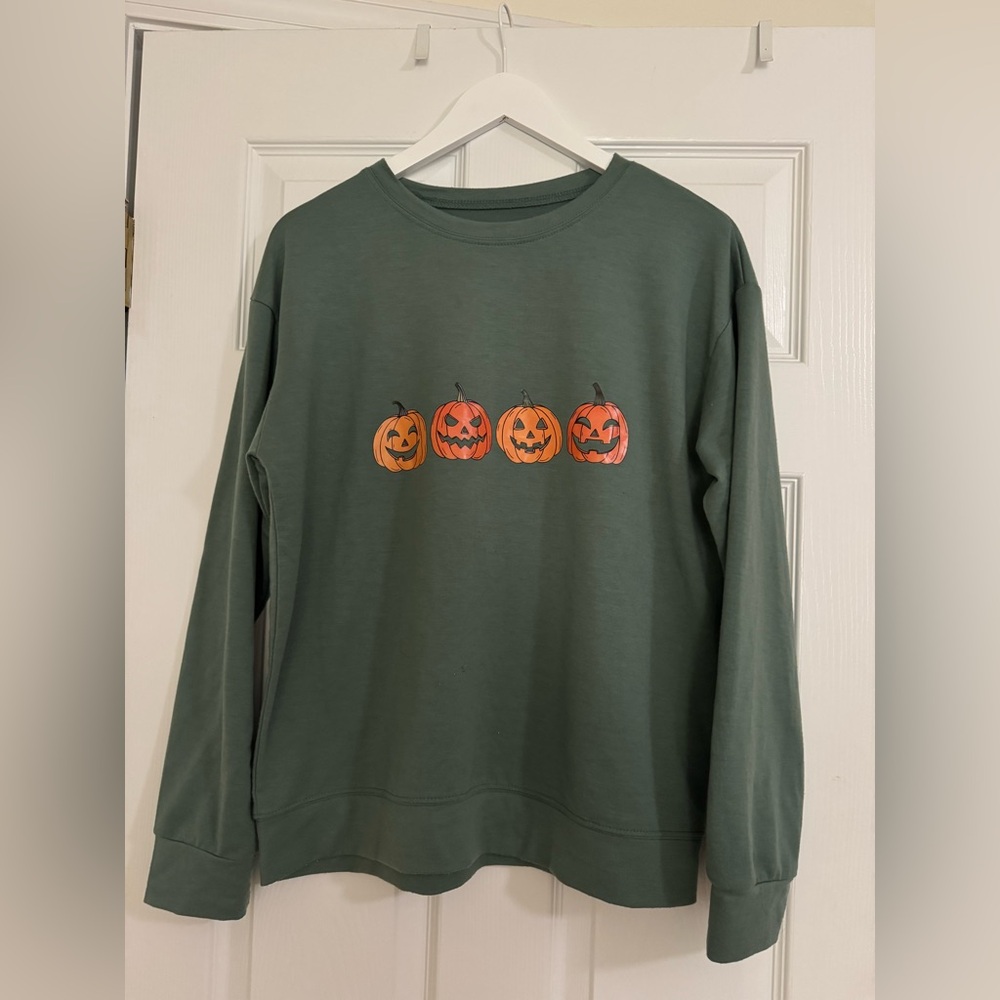 Green Sweatshirt with Pumpkin Design